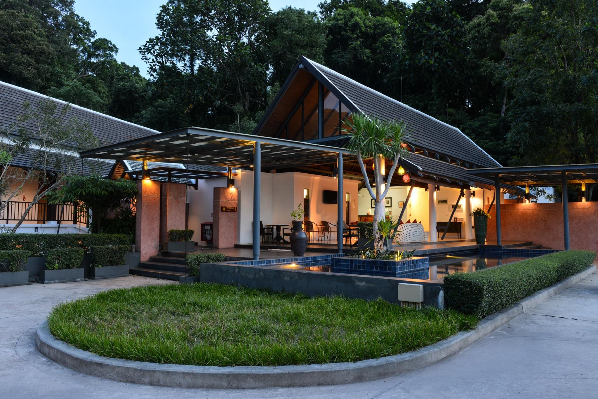 Tinidee Golf Phuket - Sha Extra Hotel 4*