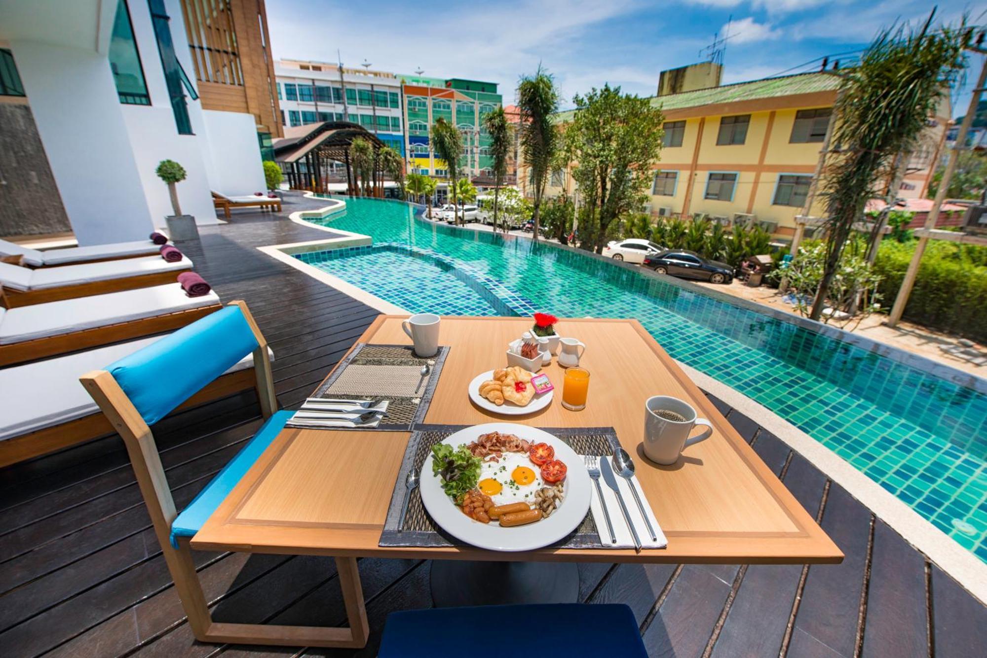 The Lunar Patong Hotel