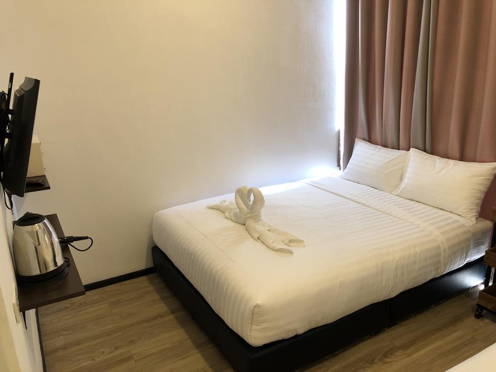 Glur Phuket - Sha Certified
