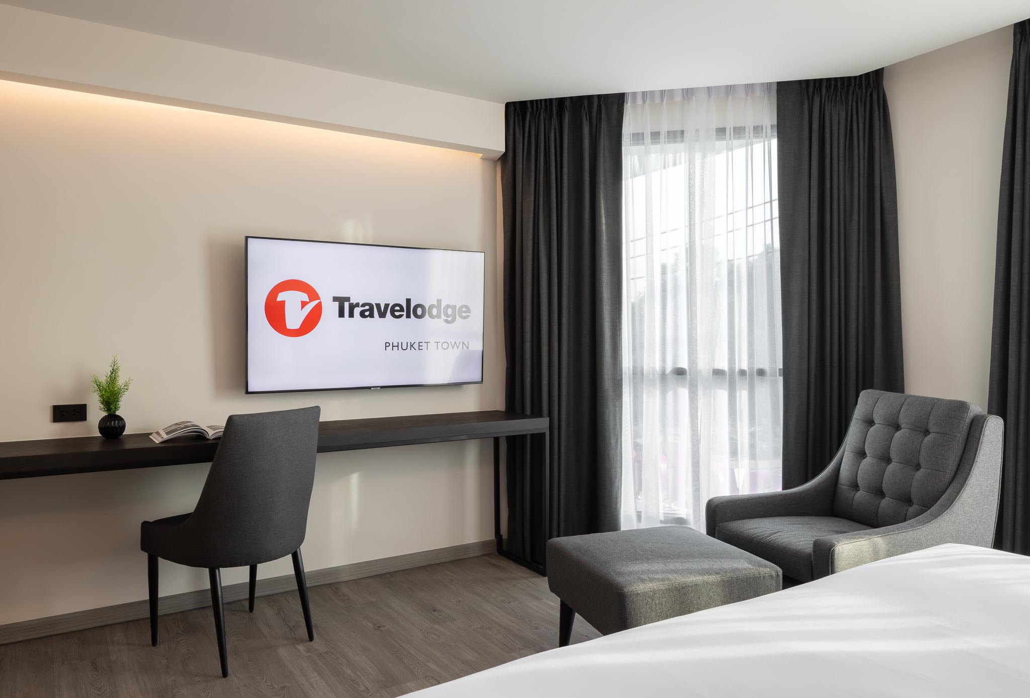 Travelodge Town Hotel 4*