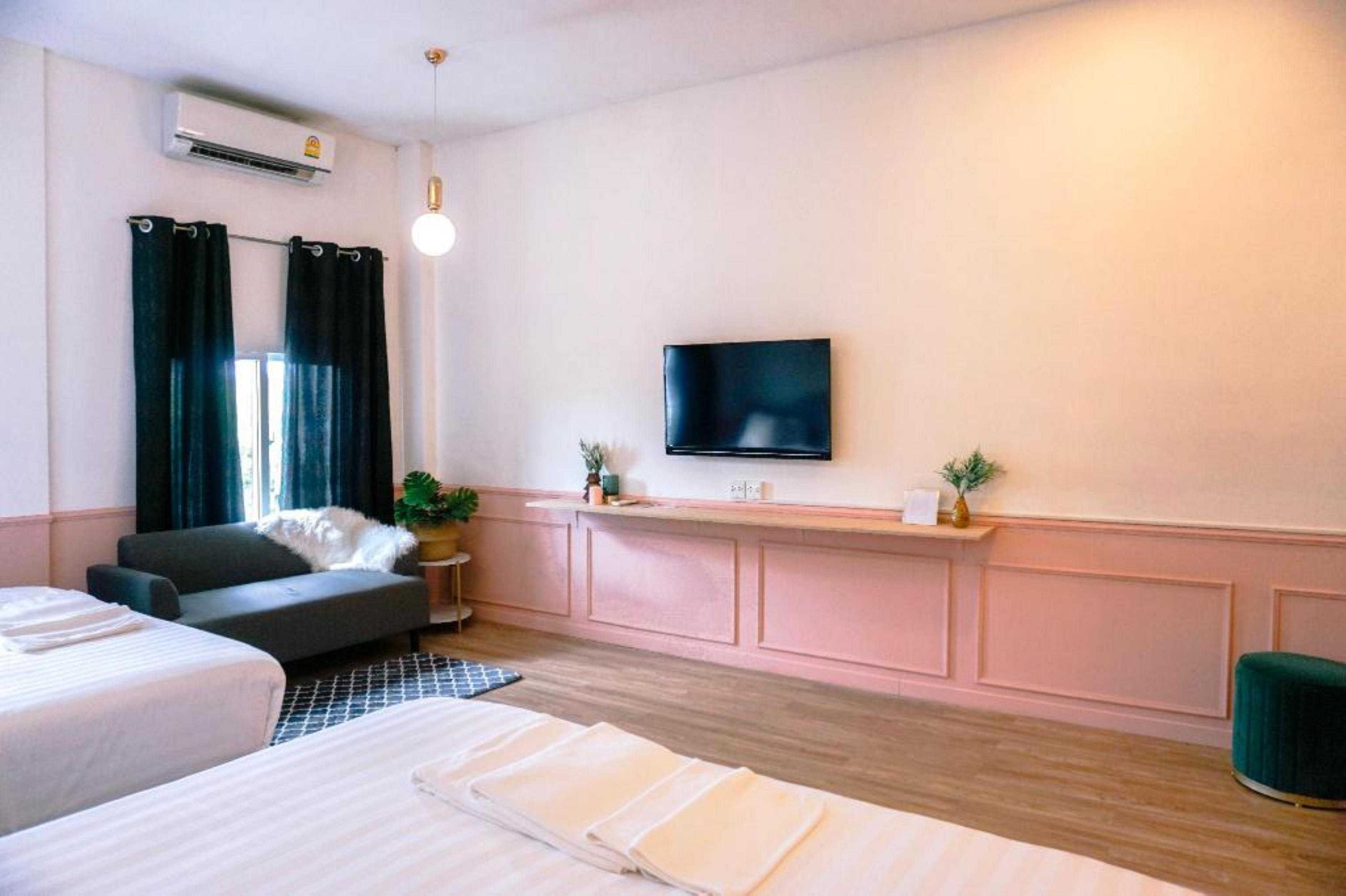 Isara Boutique And Cafe Hotel