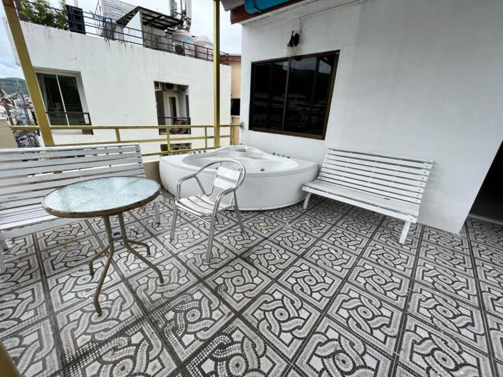 Hotel Happy Holidays Patong