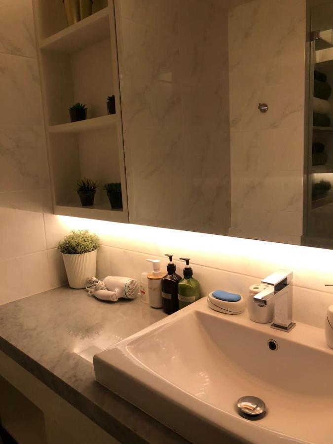The Aristo-2-803 Apartment