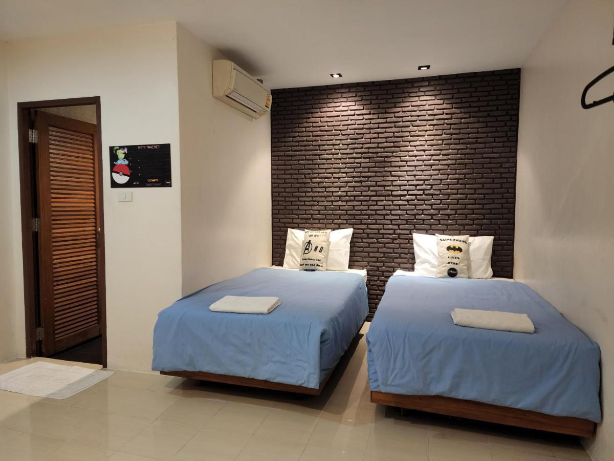 Asrama Dfeel House *