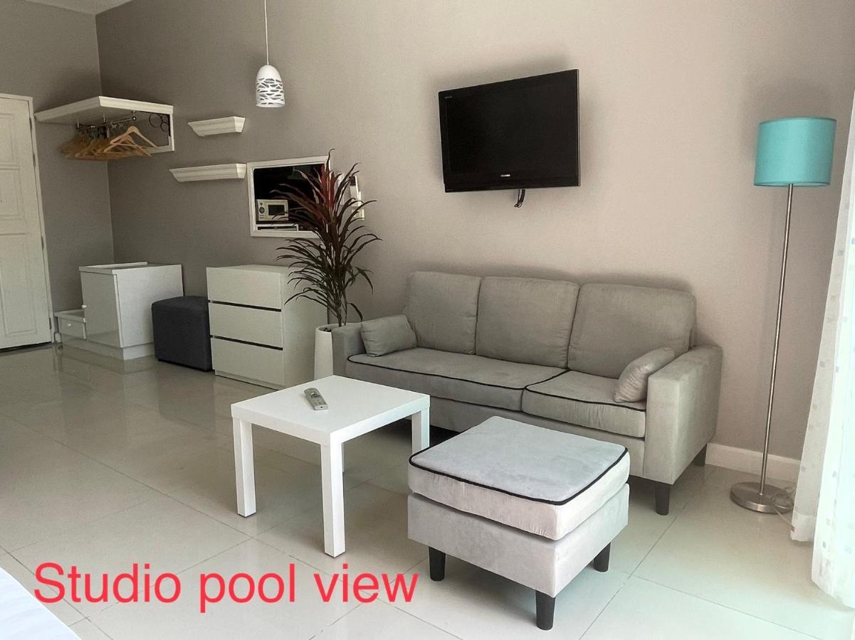 Thalassa Pool *