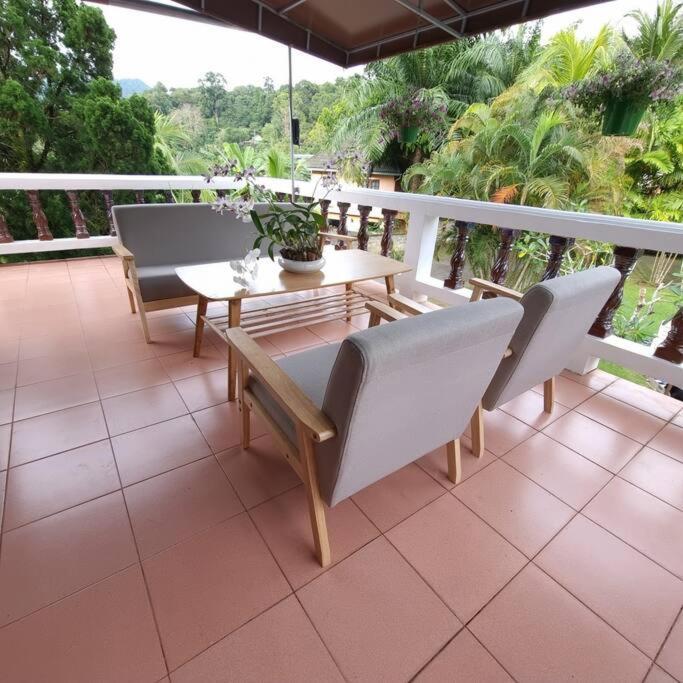 Apartment Lovely 2-bedroom With Pool