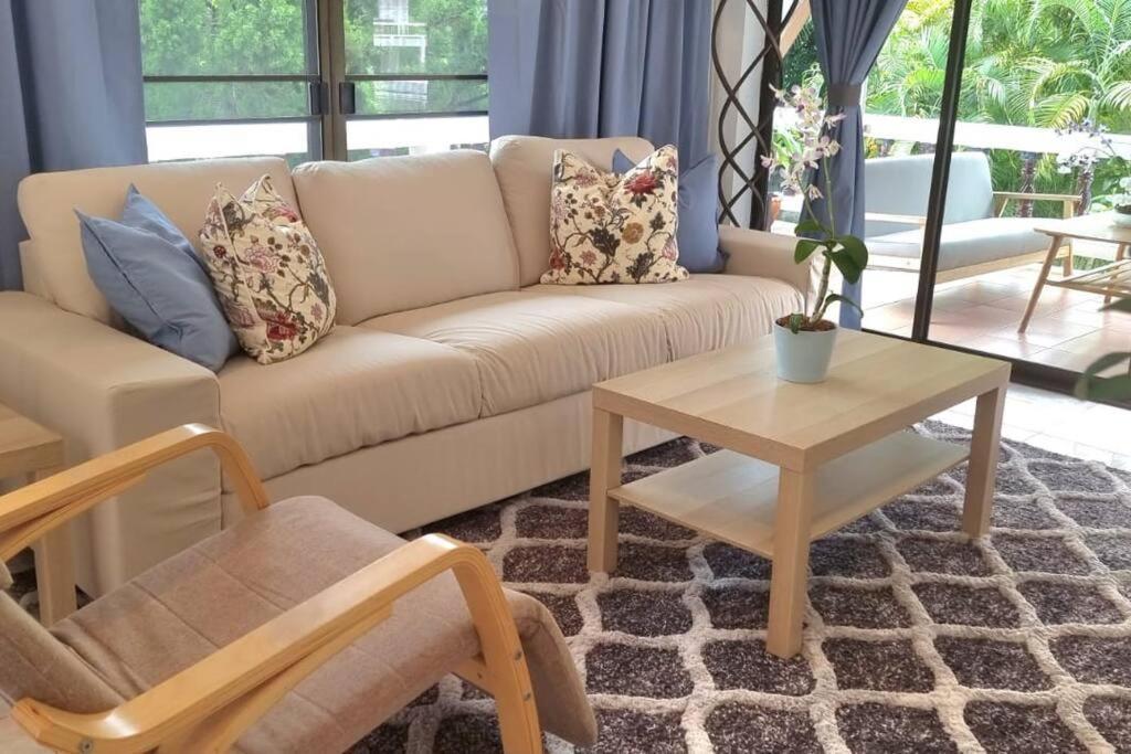 Lovely 2-bedroom With Pool Apartment