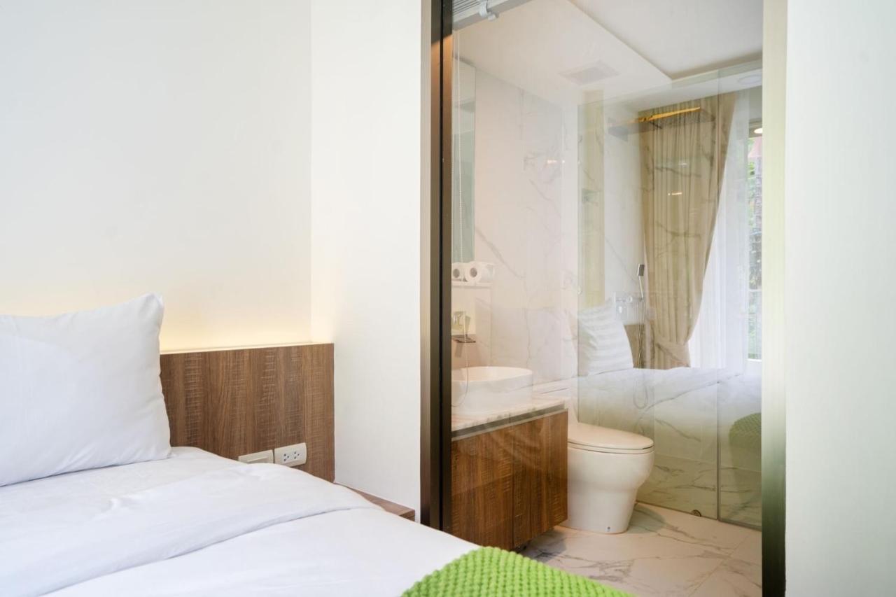 Seaview Private Swimming Pool
