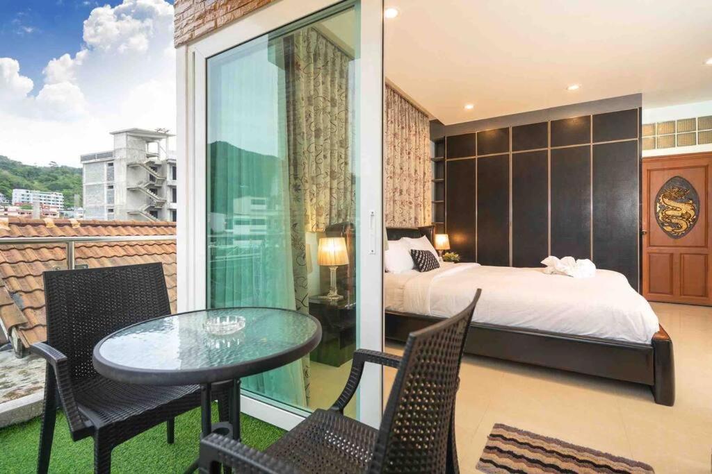 Spacious 4 Bedroom Vacation Rooftop Views Patong
