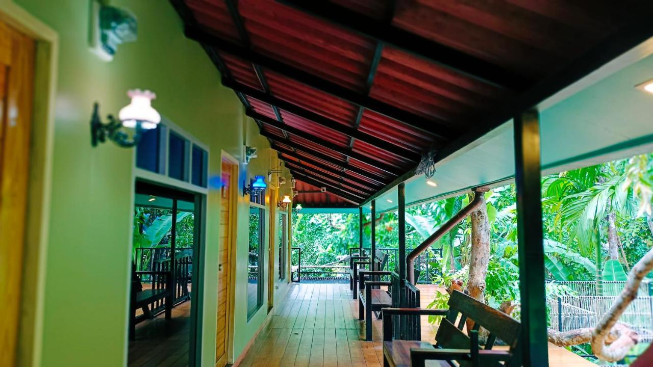 Bed & Breakfast Nua Tone & Cafe *