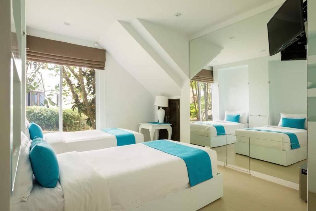 Nirvana - Beachfront Tropical Chic 4br Haven In Cape Panwa, Phuket *