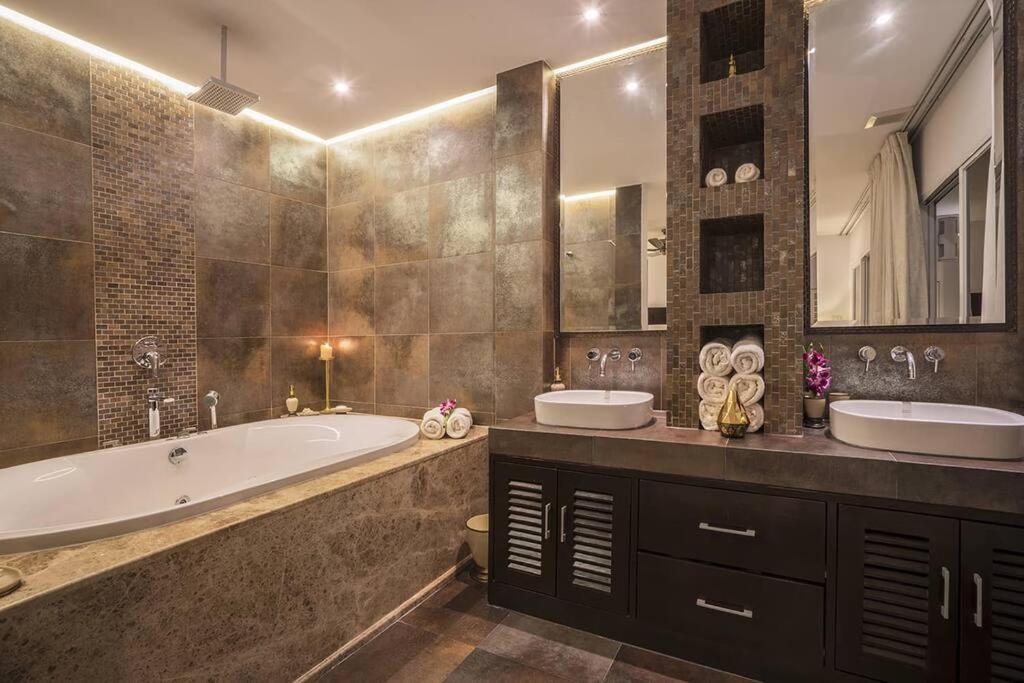 Nirvana - Beachfront Tropical Chic 4br Haven In Cape Panwa, Phuket *