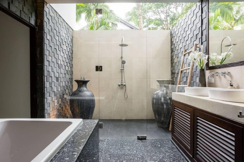 Villa Nirvana - Beachfront Tropical Chic 4br Haven In Cape Panwa, Phuket Ban Ao Makham