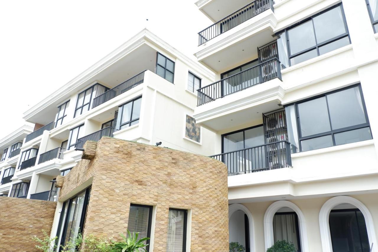 The Naiharn By Sala Estate