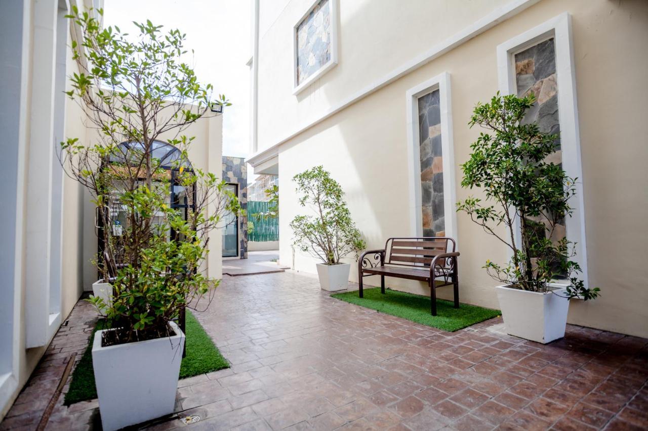 The Naiharn By Sala Estate Aparthotel Nai Harn