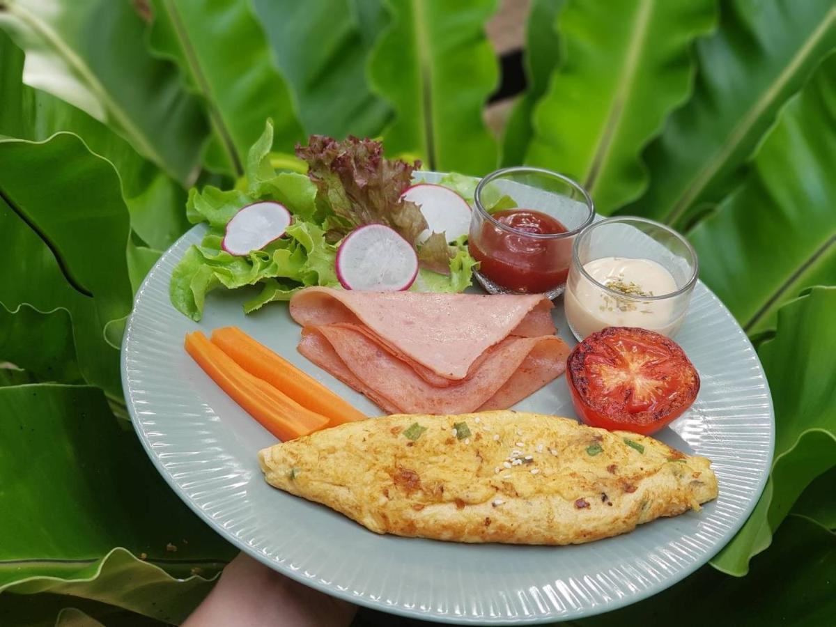 Nua Tone & Cafe Bed & Breakfast