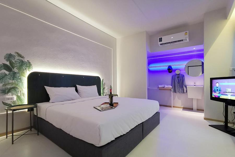 Innluxphuket Liebeshotel *