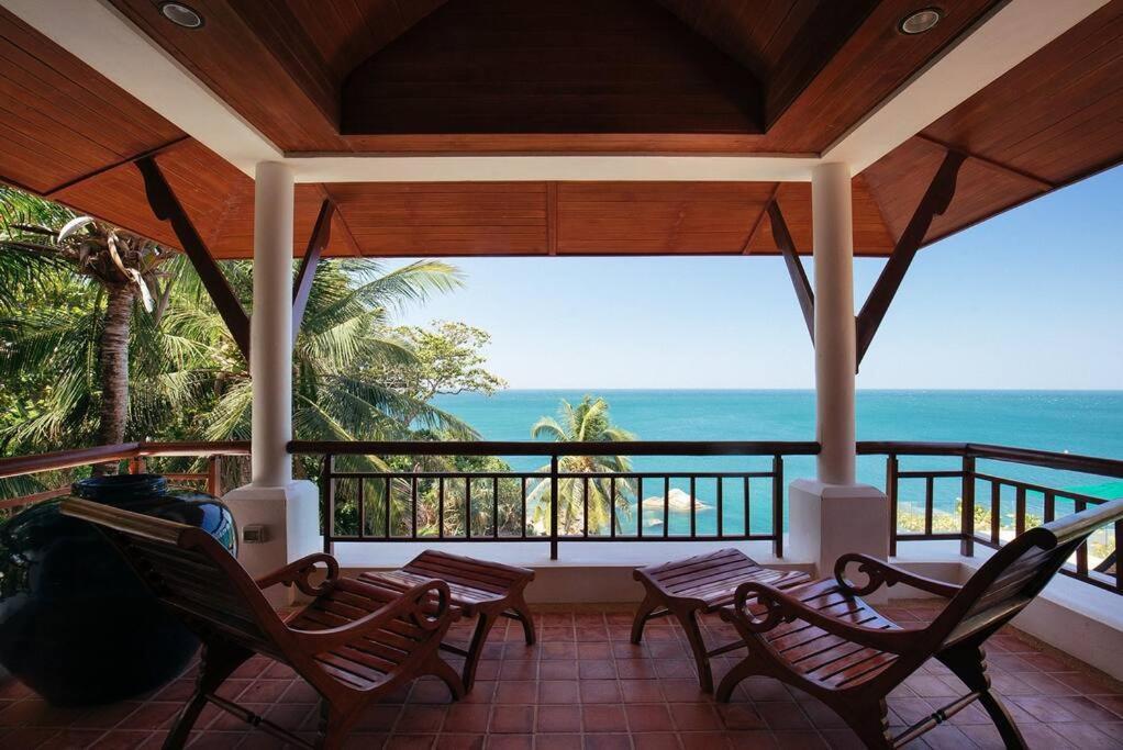 Sunyata - Phuket Oceanfront 8-bedroom Luxury - 5-minute Walk To