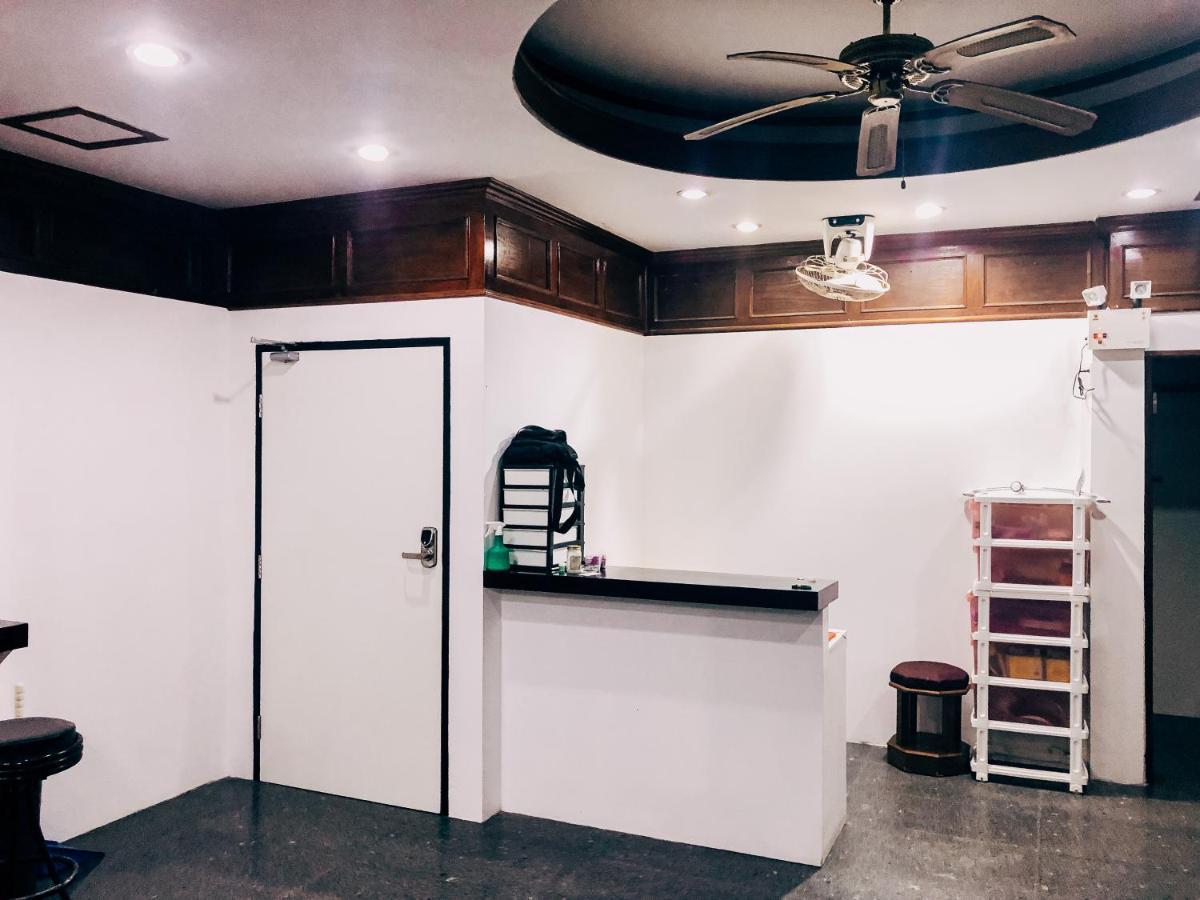 Hotel Black Pearl Patong Beachfront 3*