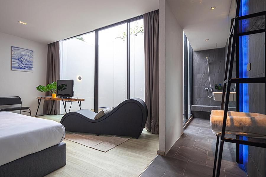 Innluxphuket Liebeshotel