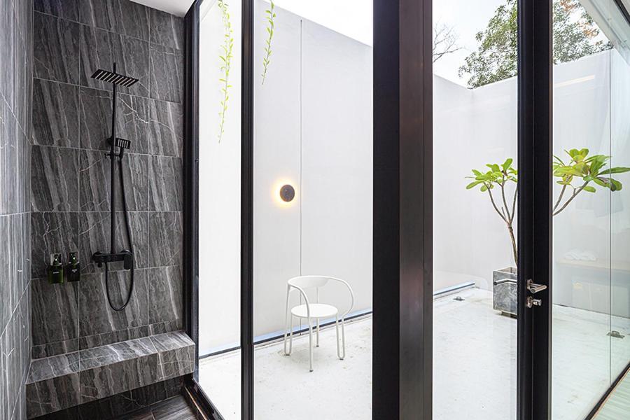 Innluxphuket Liebeshotel