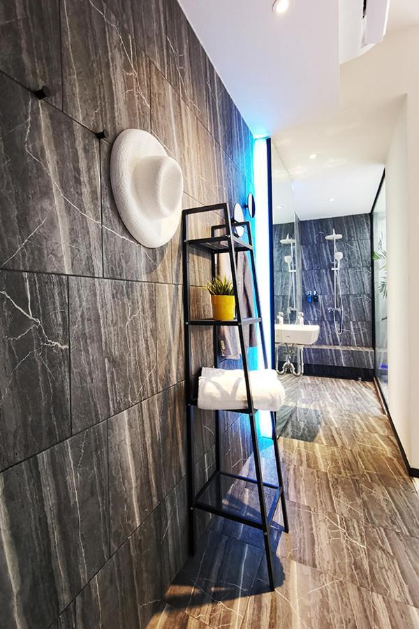Liebeshotel Innluxphuket