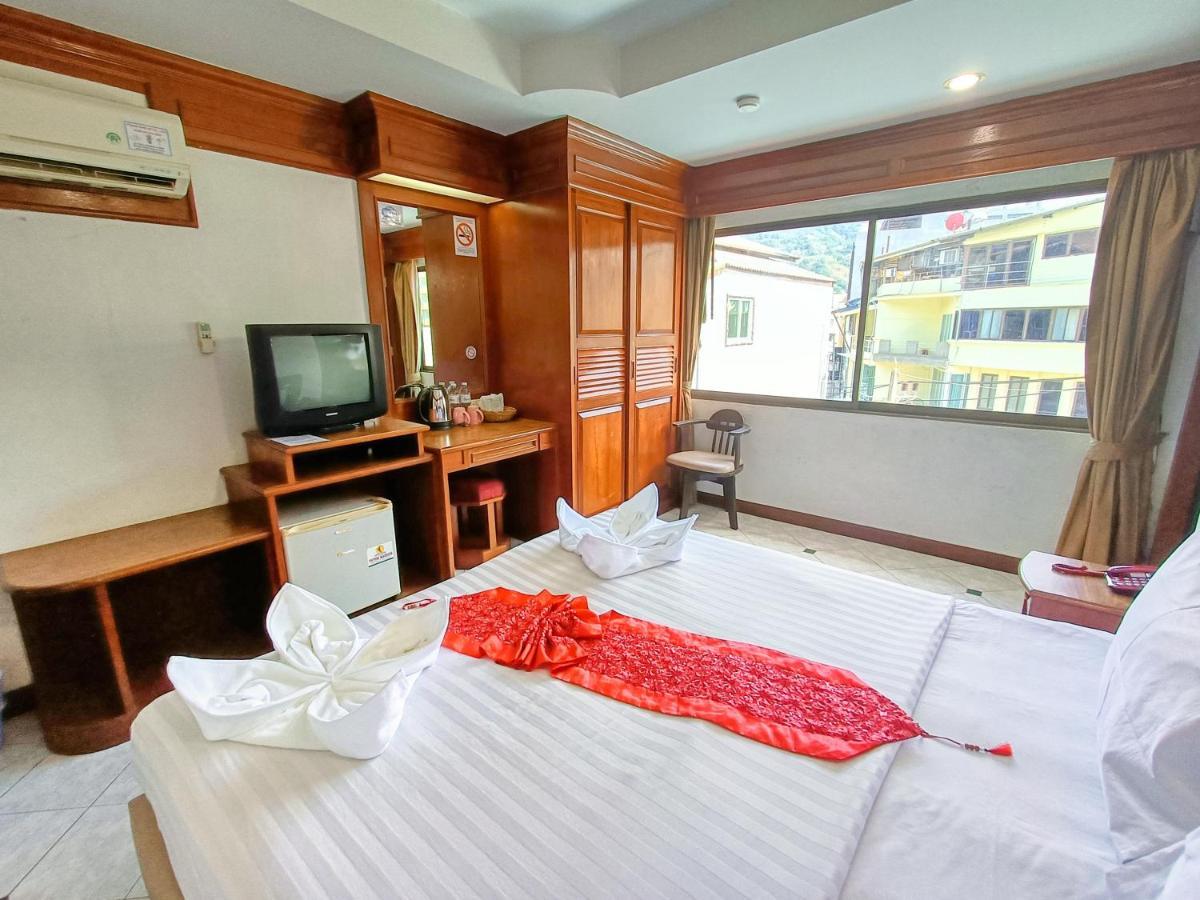 Black Pearl Patong Beachfront 3*