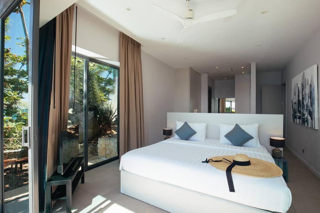 Sunyata - Phuket Oceanfront 8-bedroom Luxury - 5-minute Walk To Villa *