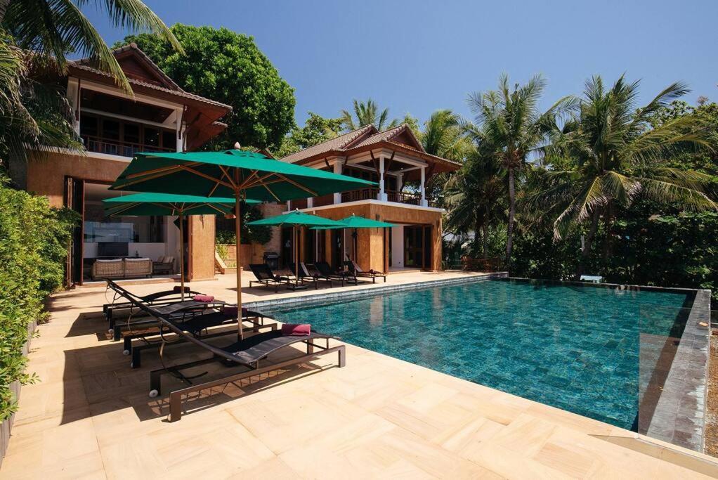 Sunyata - Phuket Oceanfront 8-bedroom Luxury - 5-minute Walk To Villa