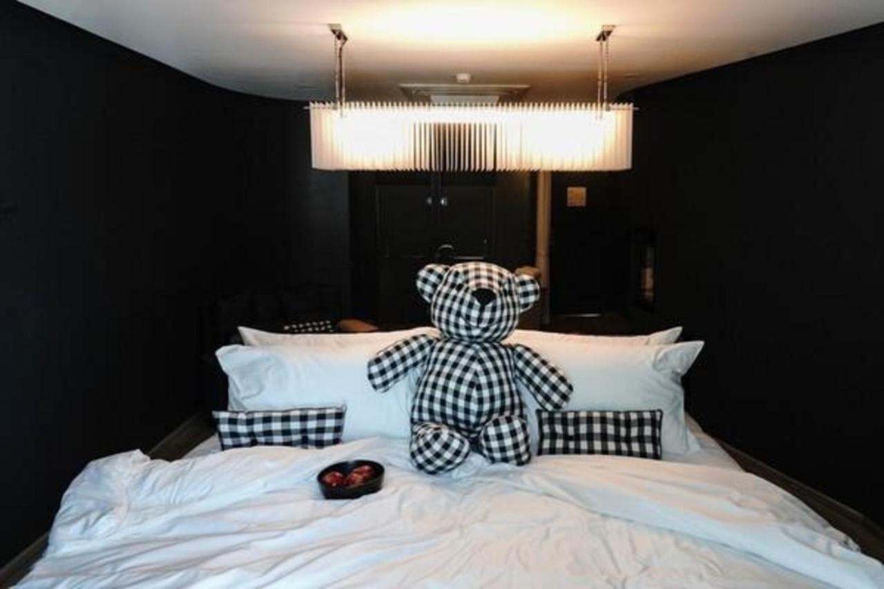Hotel Foto Beachfront Phuket