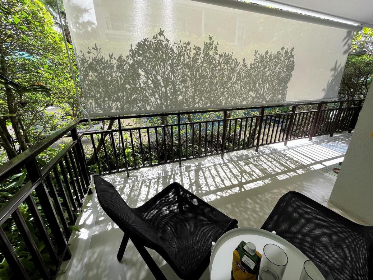 Direct Pool Access At The Title By Lofty Apartment *