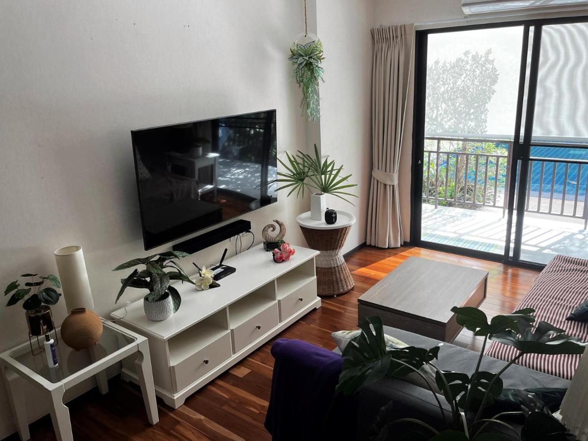 Apartment Direct Pool Access At The Title By Lofty