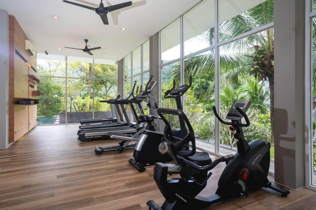 The Tree Seaview And Quiet Surrounded By Trees 75smetre Apartment Kamala Beach