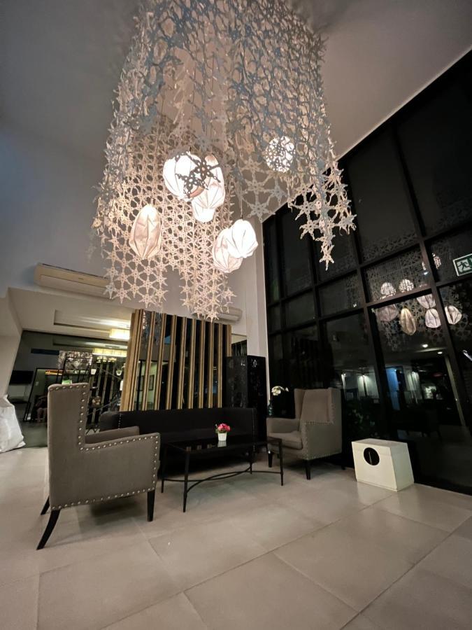 1 Bedroom Centrio Near Festival In Town *