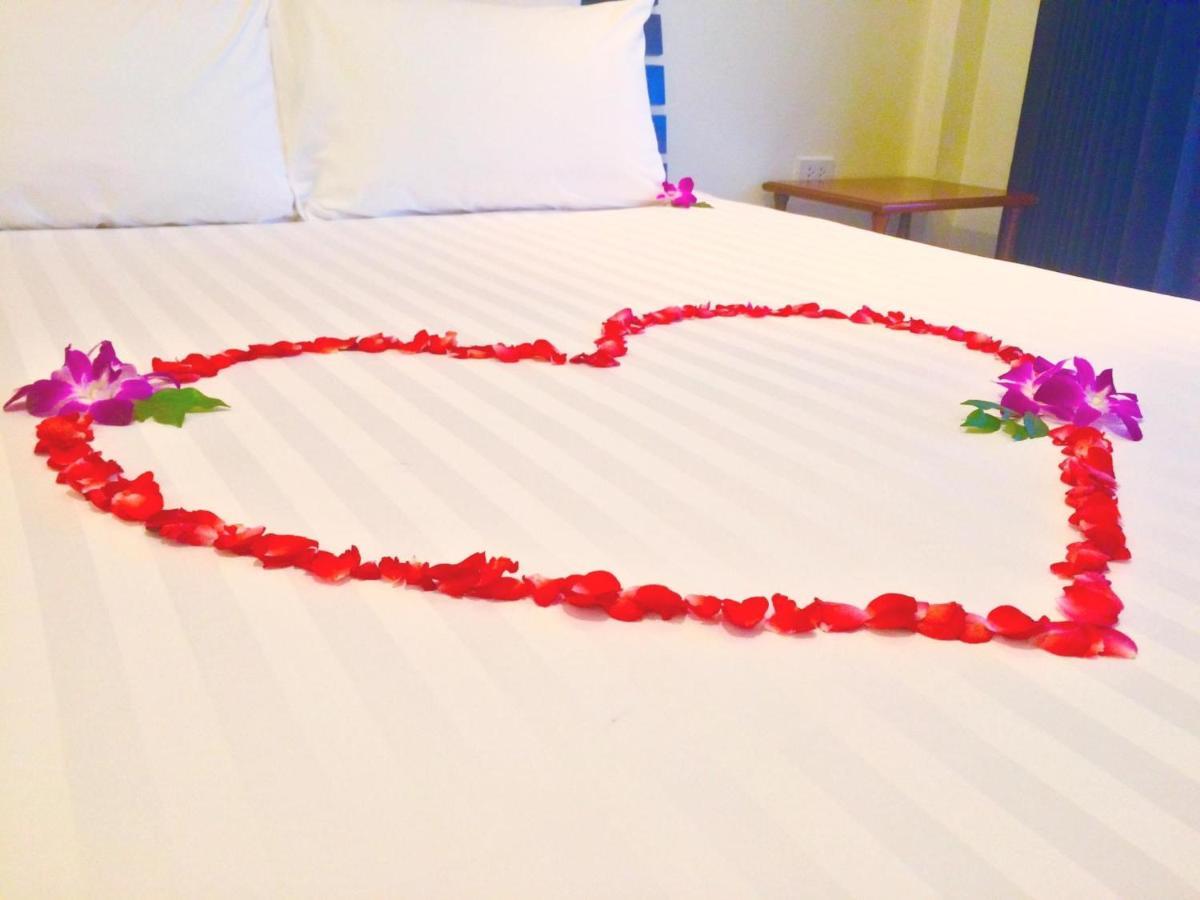 Glitter House Phuket Privatunterkunft Strand Kata