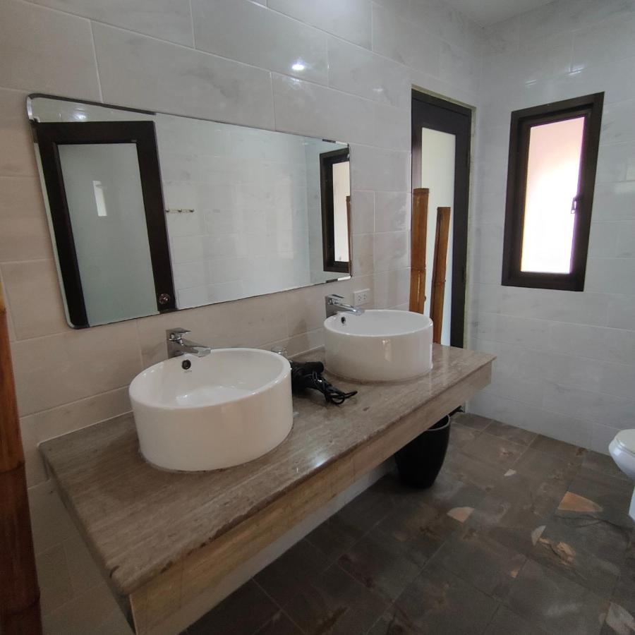 Villa Baiyok Seaview And Edge Pool *