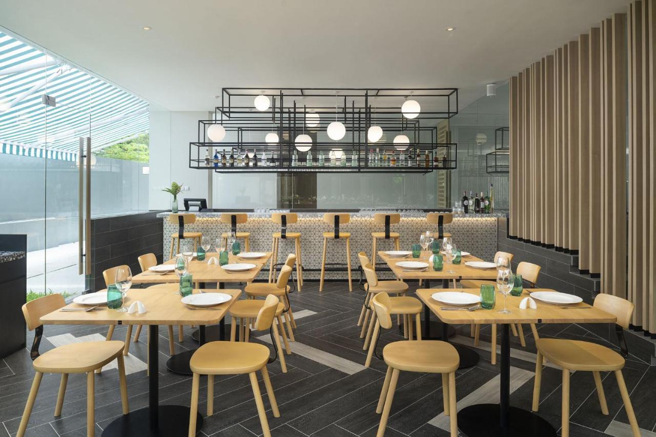 Jonox Phuket Hotel 4*