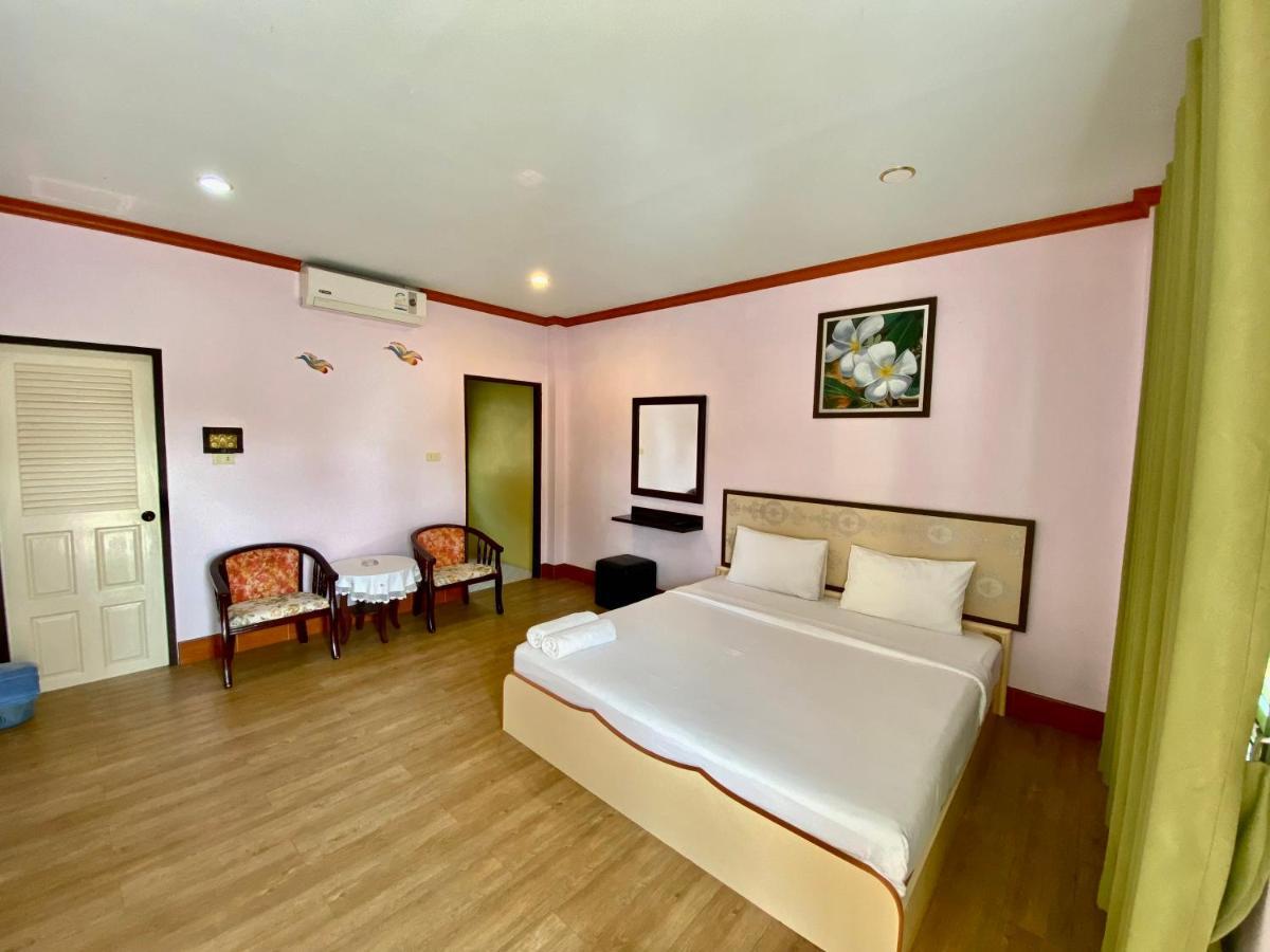 Pachumas Hotel 2*