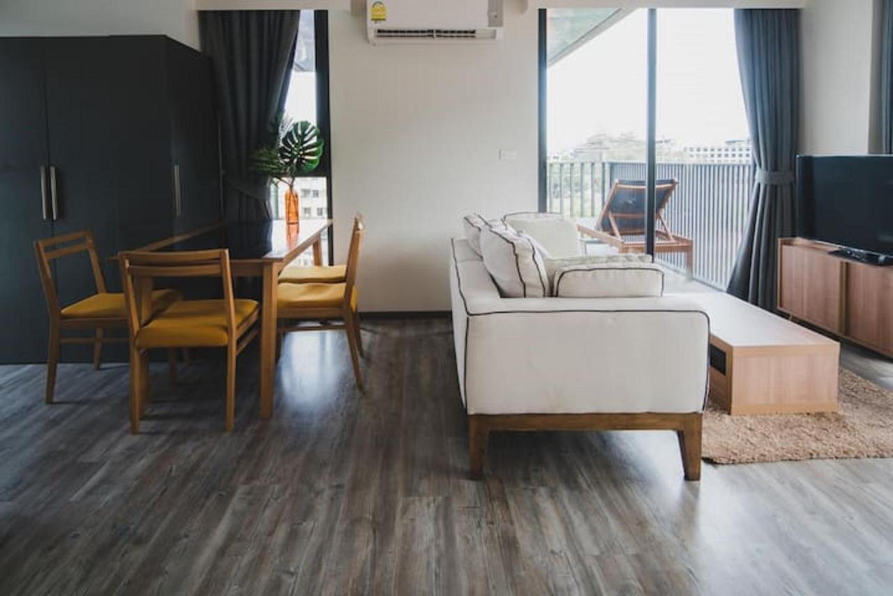 Aparthotel The Deck 5 Star 巴东the Deck无边际海景泳池酒店