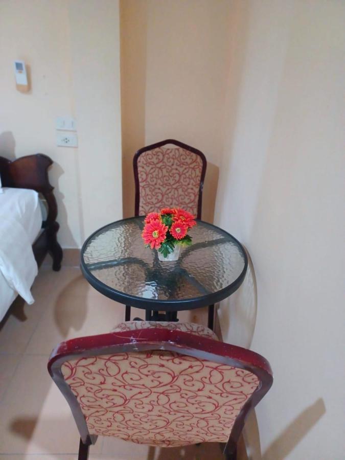Hotel Happy Holidays