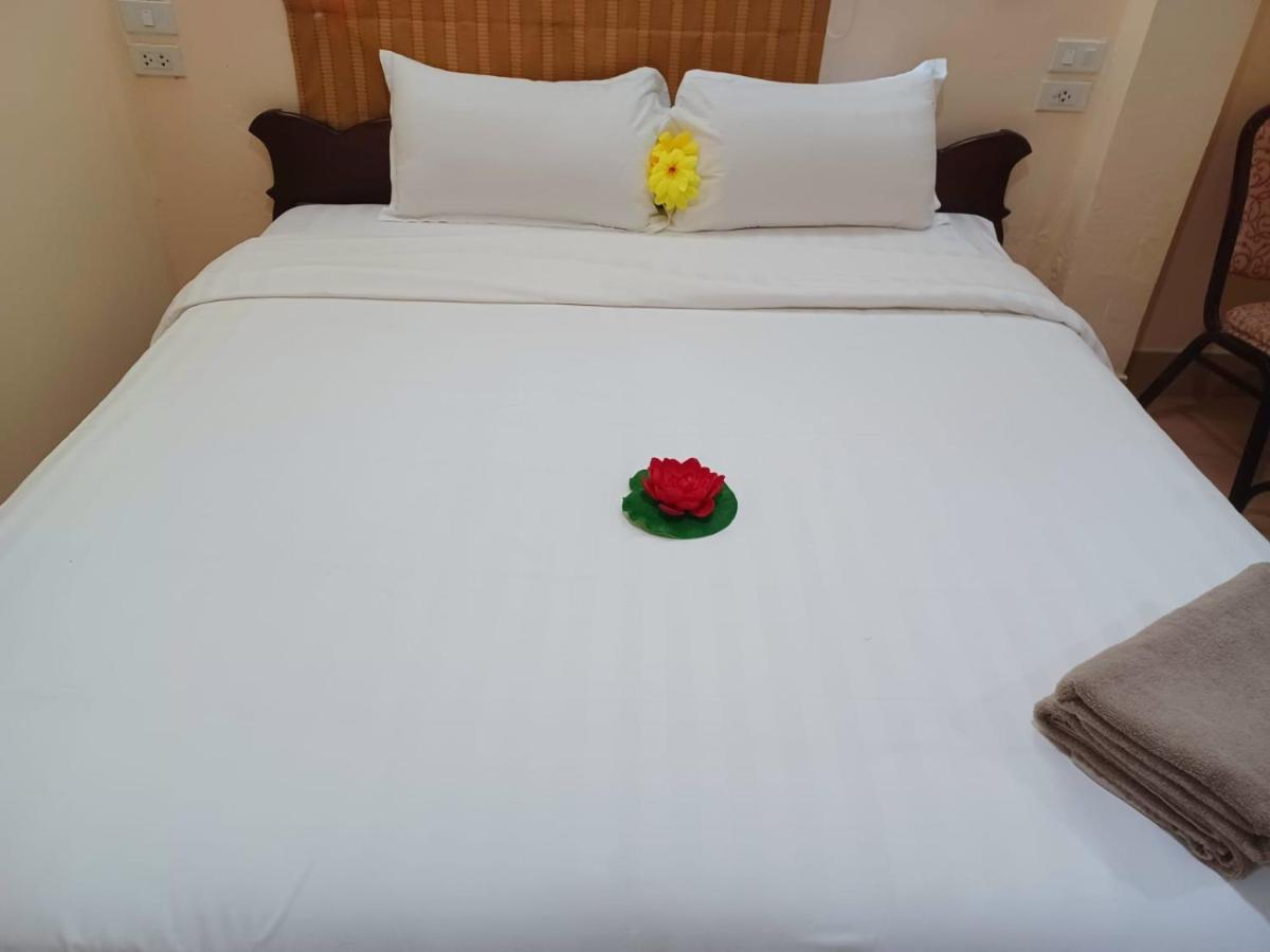 Hotel Happy Holidays