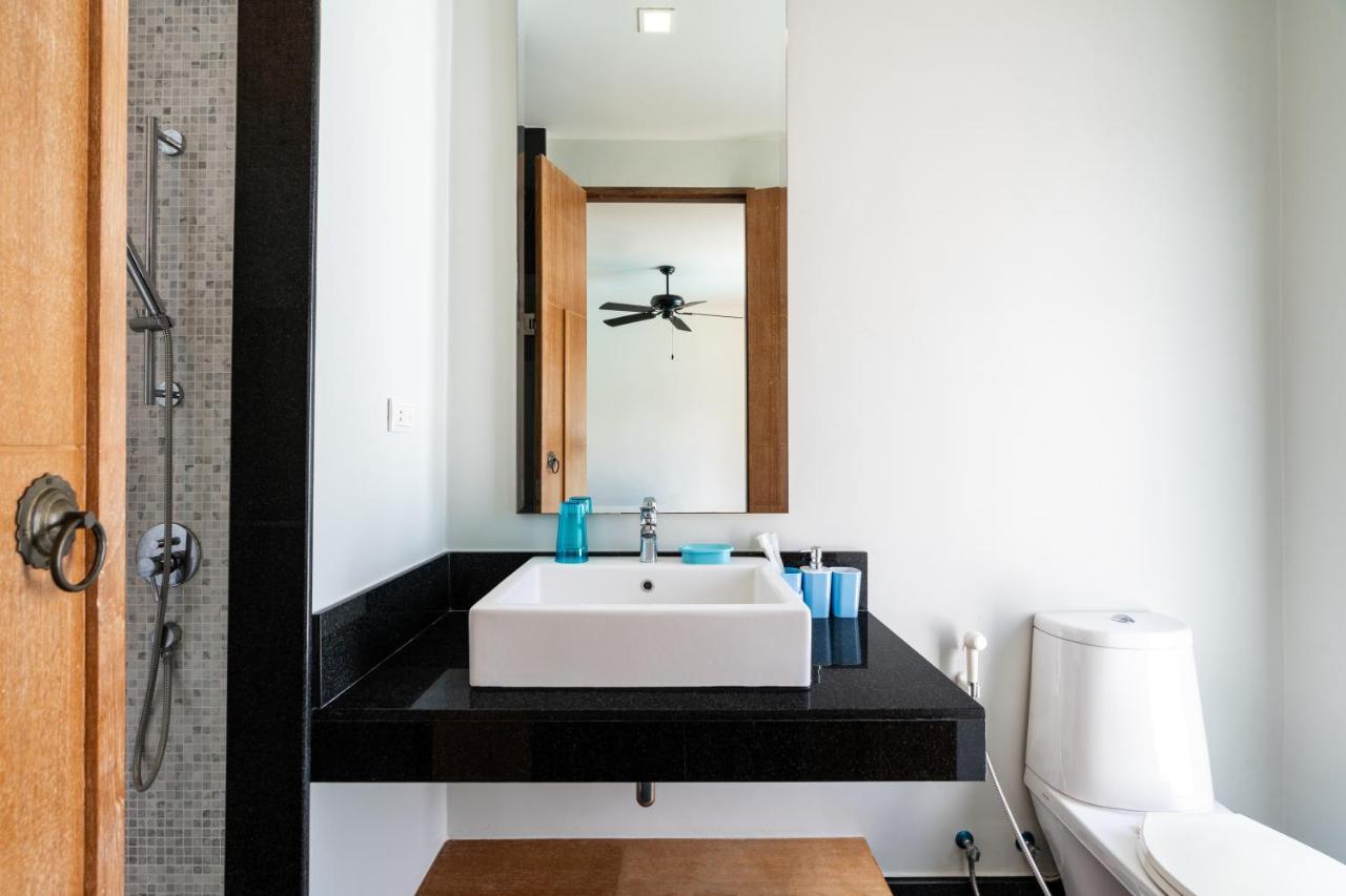 Beautiful Comfortable And Fully Equipped Big Pool With 65inch Smart Tv Located Near Popular Bangtao And Laguna
