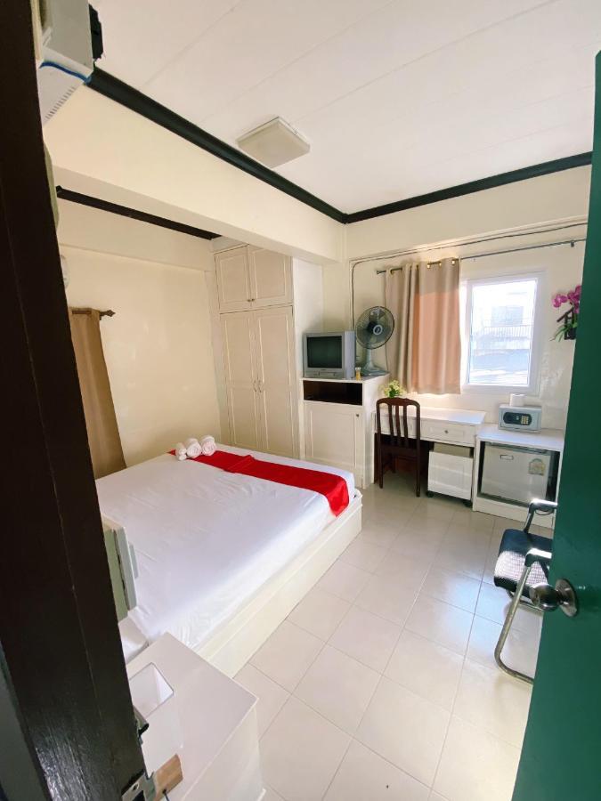 Holidays House Hotel 2*