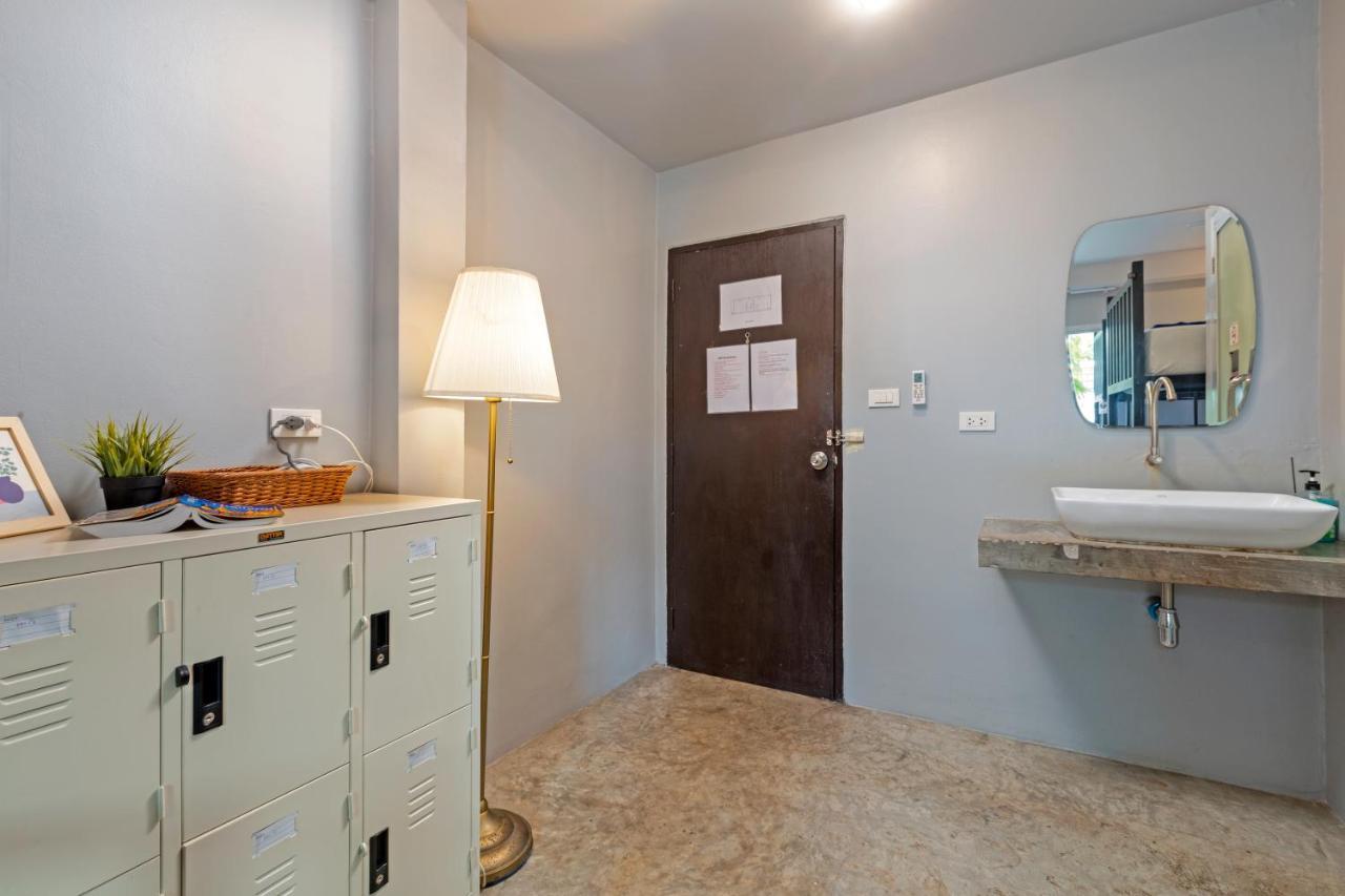 Hip - Sha Hostel Patong