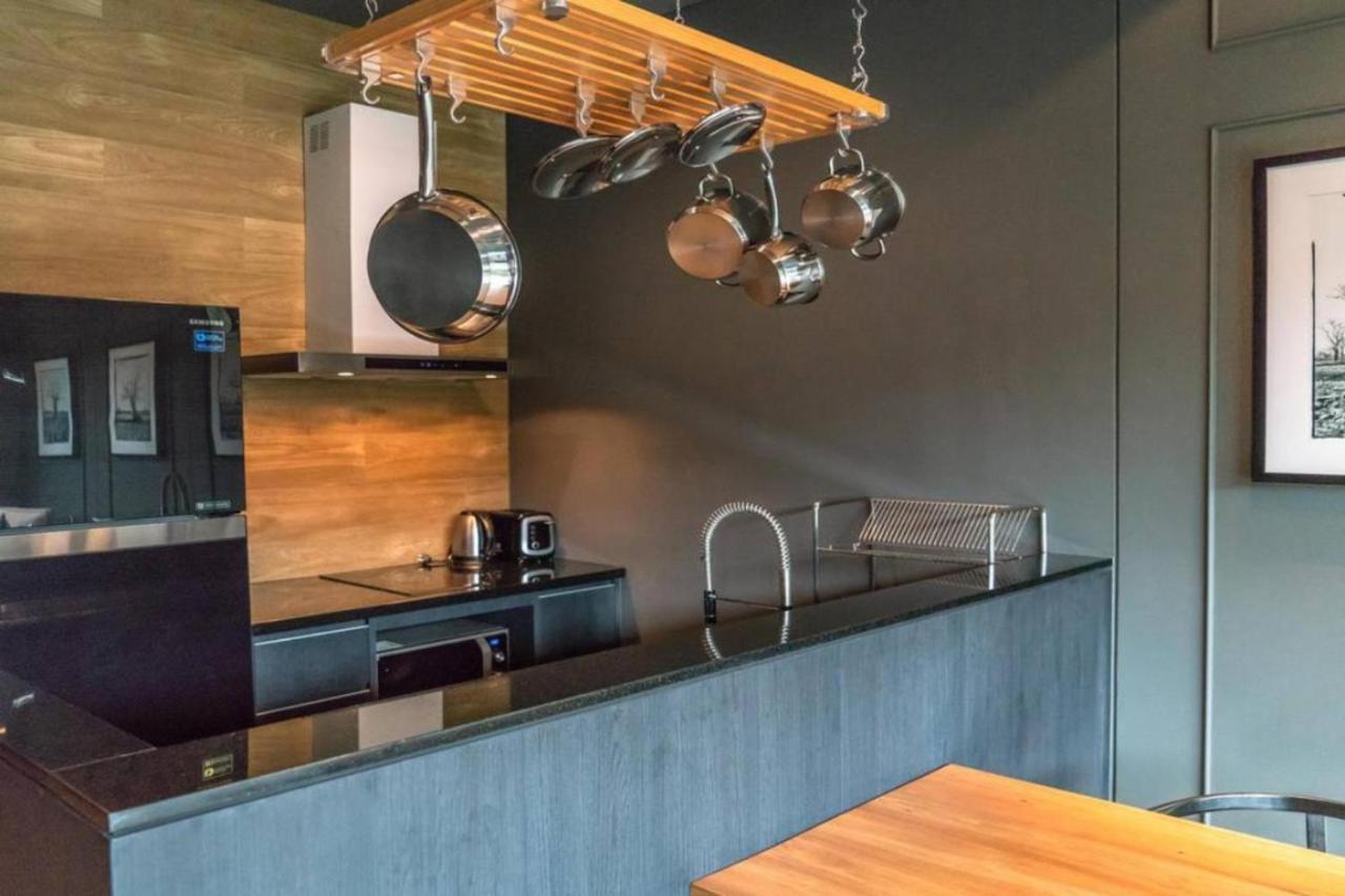 Apartment Luxury King Bed With Pool View And Sauna Ban Saiyuan