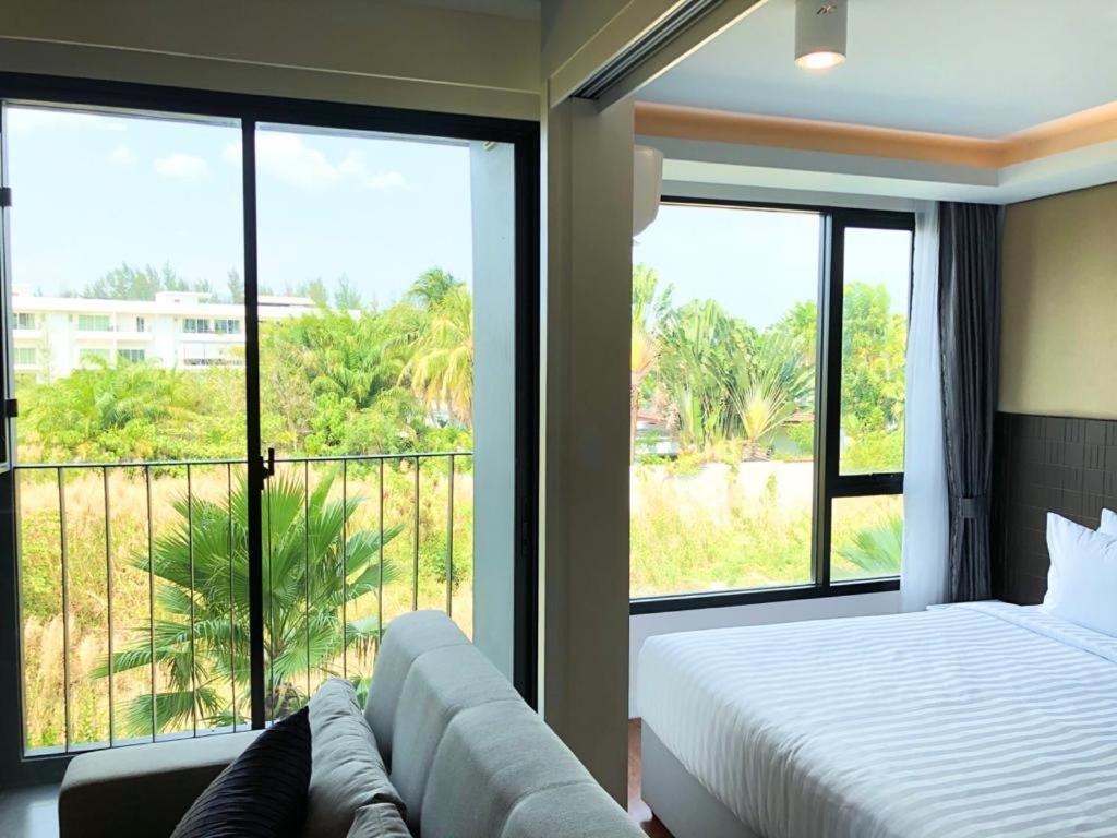 Aristo S03 Surin Beach (Phuket)