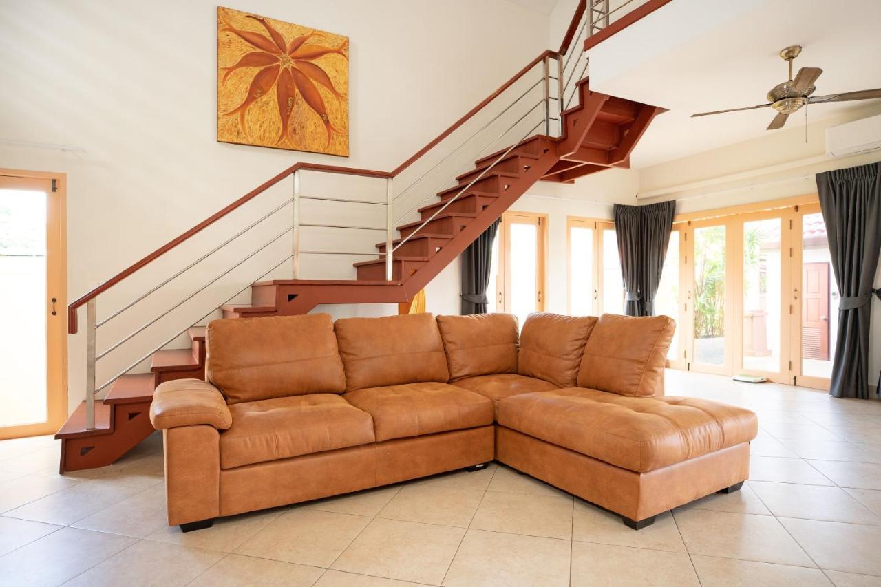 Villa Beautiful 5br Felicity, Pool & Garden, Near Naiharn