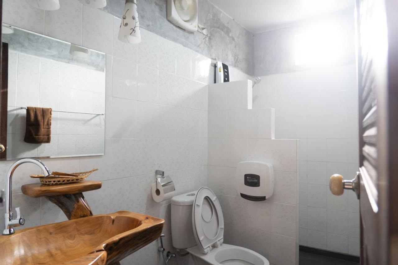 Anodard Phuket, Nai Yang Hotel Thalang