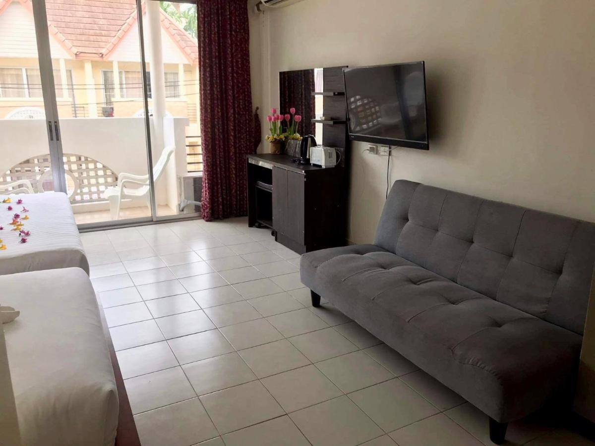 Kata Beach Guesthouse *