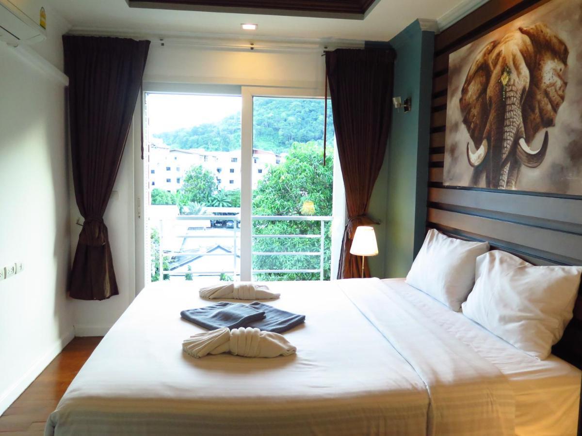 639 2 Bedroom Contemporary Teak Wood *